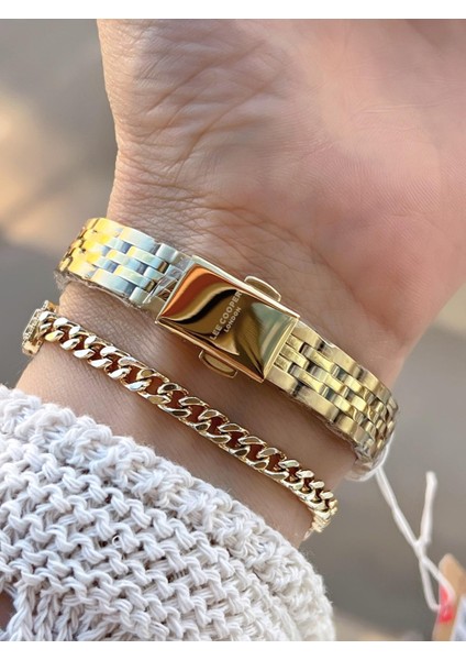 Küçük Kasa Vintage Özel Tasarım 2 Yıl Garantili 3 Atm Kadın Kol Saati+Bileklik 08232.170 modelleri