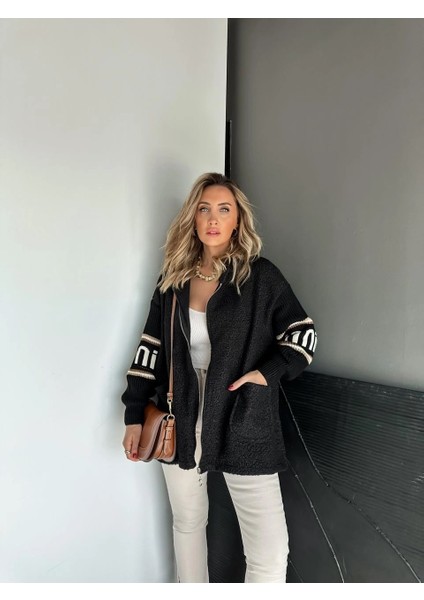 Robin Kadın Kolları Yazılı Trikolu Kapüşonlu Arkası Uzun Astarsız Buklet Kısa Kaban fırsatları