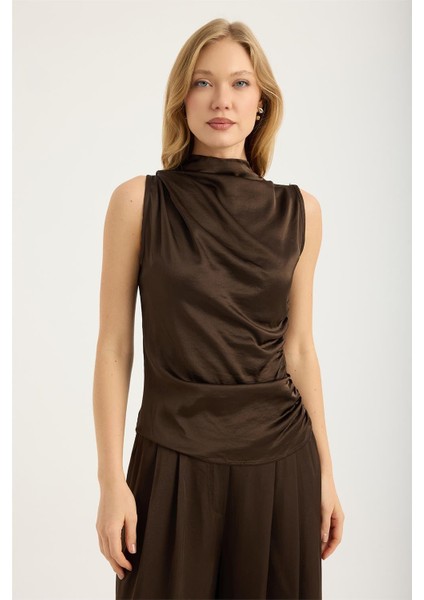 Kolsuz Sol Yanı Drapeli Bluz