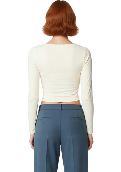 Kadın V Yaka Fitted Crop Uzun Kol Dantel Detaylı Anvelop Kışlık Pamuklu Elastan Bluz Kaliteli fırsatları