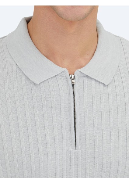 Açık Gri Polo Yaka Jakarlı Yün Karışımlı Triko Kazak fırsatları