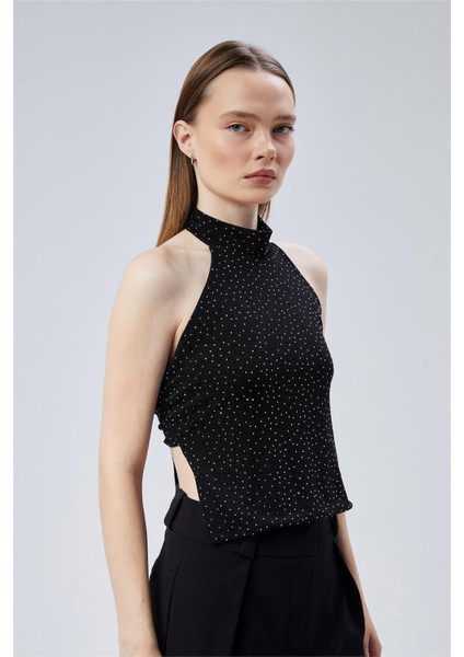 Düğmeli Dik Yaka Top fiyatları