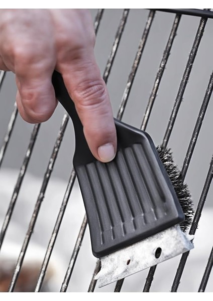 Paslanmaz Çelik Mangal Temizlik Fırçası Ergonomik Saplı 2’si 1 Arada Barbekü Izgara Temizleyici Dayanıklı ve Etkili Tasarım