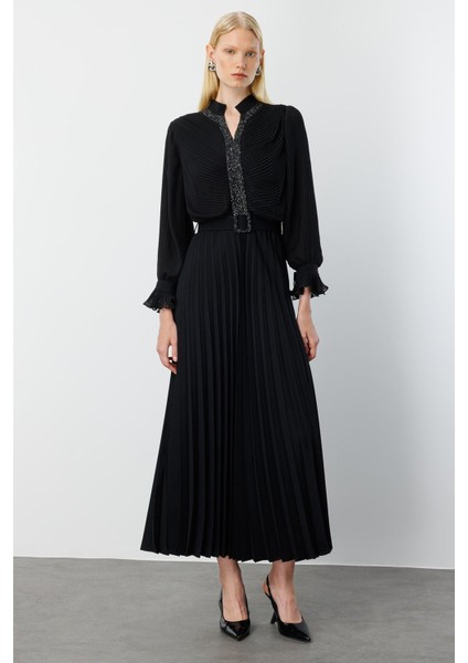 Moda Ilgi Kadın Ön Bedeni Taşlı Piliseli Elbise 0060 Siyah