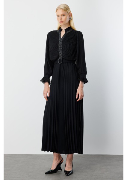 Moda Ilgi Kadın Ön Bedeni Taşlı Piliseli Elbise 0060 Siyah modelleri