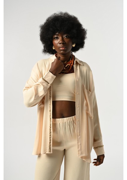 Kadın Önü ve Kolları Taş-Pul Işlemeli Düz Renk Gömlek modelleri