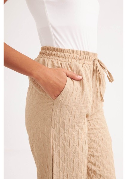 Rahat Kalıp Baklava Desenli Kumaş Pantolon fiyatları