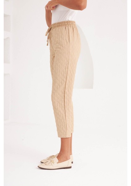 Rahat Kalıp Baklava Desenli Kumaş Pantolon