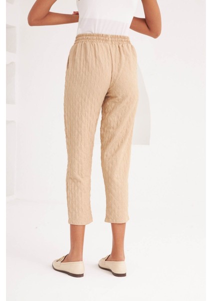 Rahat Kalıp Baklava Desenli Kumaş Pantolon