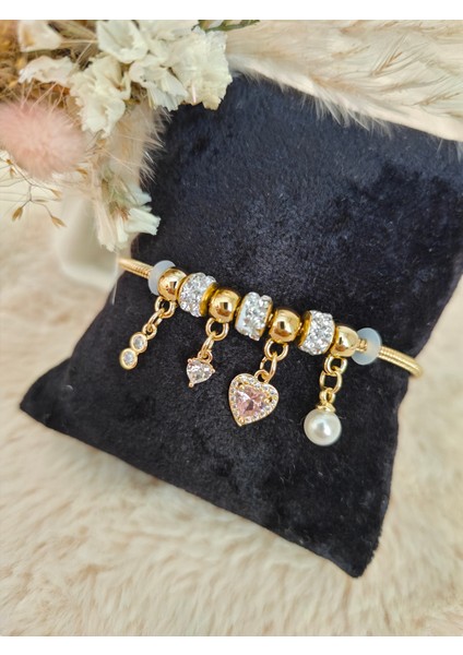 Charmlı Çelik Kalp Detaylı Gold Bileklik fiyatları