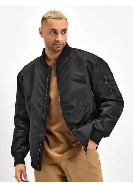 Unisex Siyah Bomber Mont – Su Itici Kumaş, Kapitone Astarlı, Fermuarlı ve Günlük Kullanıma Uygun Ceket- Siyah indirimleri