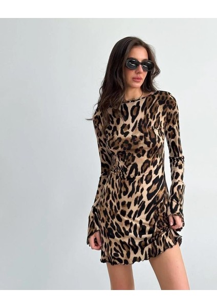 Kadın Uzun Kollu Sırtı Açık Bağlamalı Leopar Desenli Kısa Dalgıç Elbise