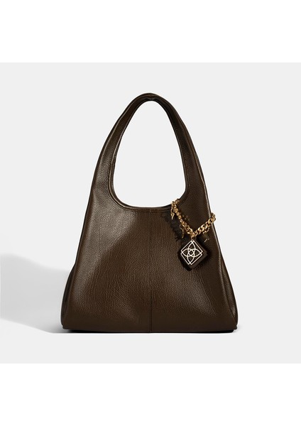 Kadın Kahve Charm Aksesuarlı Deri Omuz Çantası