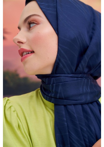 Simetrik Jakar Italyan Ipekli Şal Lacivert