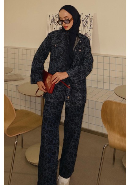 Elifnur Tak'ın Tercihi Floral Monogram Desen Jean Pantolon