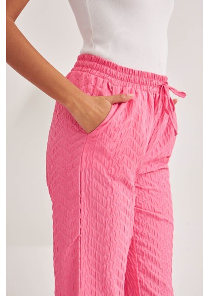 Kadın Geometrik Desenli Rahat Kalıp Kumaş Pantolon fiyatları