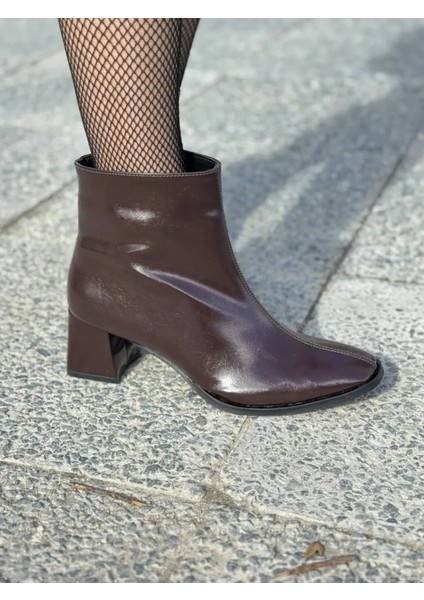 Velisse Rugan Küt Burun Büyük Numara Kadın Topuklu Bot Modern Stil fırsatları