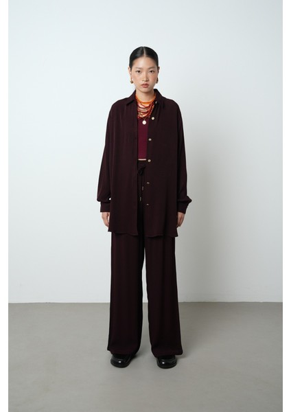 Kadın Düz Renk Altın Düğme Detaylı Oversize Kesim Gömlek fırsatları