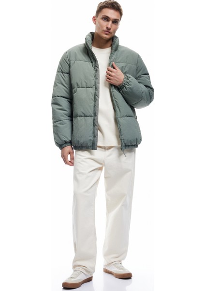 Dik Yaka Cep Detaylı Fermuarlı Kışlık Şişme Mont fiyatları