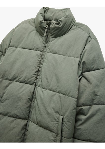 Dik Yaka Cep Detaylı Fermuarlı Kışlık Şişme Mont