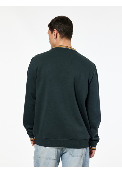 Uzun Kollu Şerit Detaylı Bisiklet Yaka Nakışlı Sweatshirt fırsatları