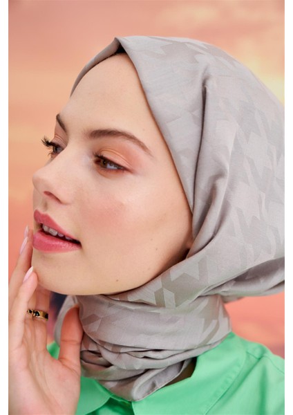 Kazayağı Italyan Jakar Ipekli Şal Füme fırsatları