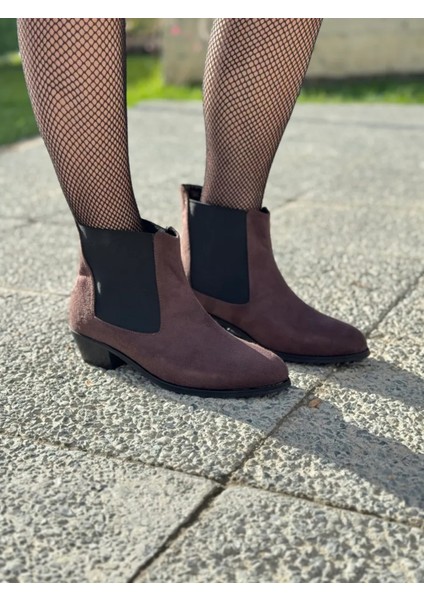Centa Süet Lastikli Kısa Topuklu Büyük Numara Kadın Bot Stil ve Rahatlık fiyatları