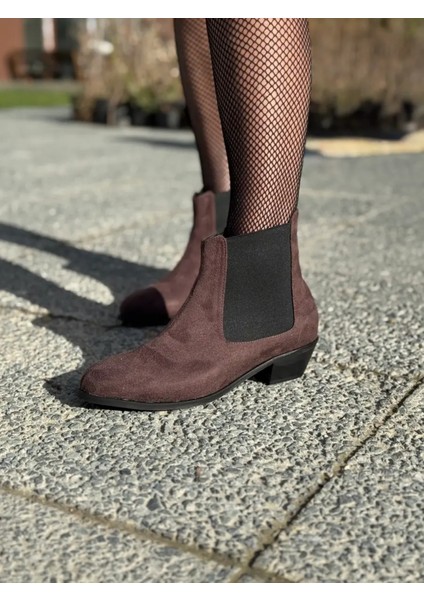 Centa Süet Lastikli Kısa Topuklu Büyük Numara Kadın Bot Stil ve Rahatlık fırsatları