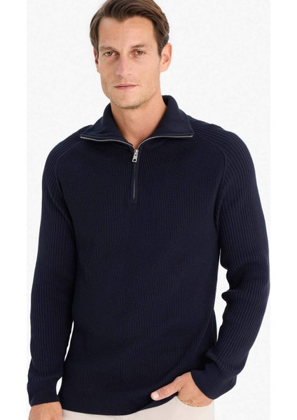 Standart Fit Dik Yaka Fermuarlı Triko Kazak D4209AX24WN indirimleri