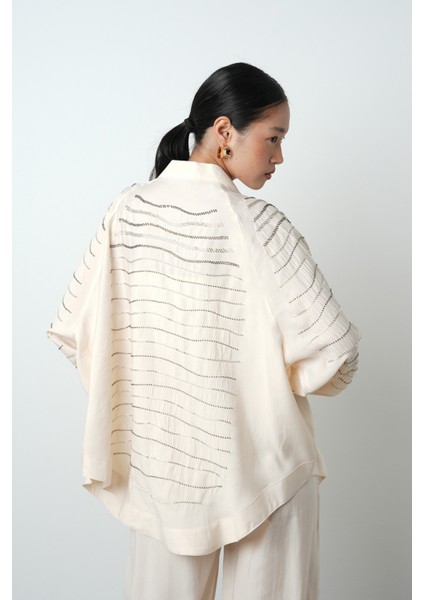 Kadın Arkası ve Kolları Yatay Taş Işlemeli Oversize Kesim Kimono fiyatları