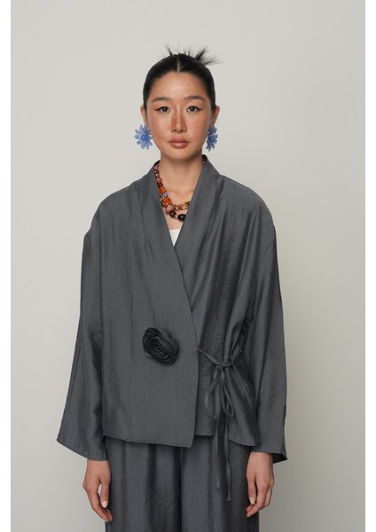 Kadın Gül Detaylı Yandan Bağlamalı Düz Renk Kimono-Ceket