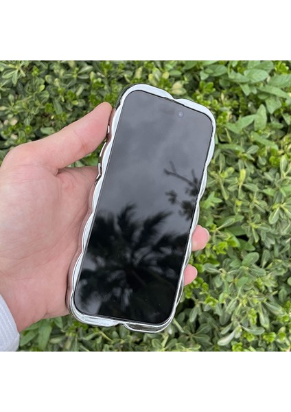 iPhone 15 Pro Kılıf Yaprak Desenli Parlak Darbe Önleyici Silikon Kapak fiyatları