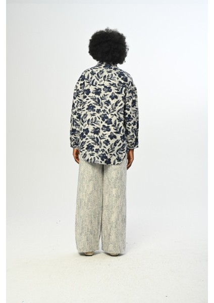 Kadın Karışık Çiçek Desenli Lacivert Gömlek fırsatları