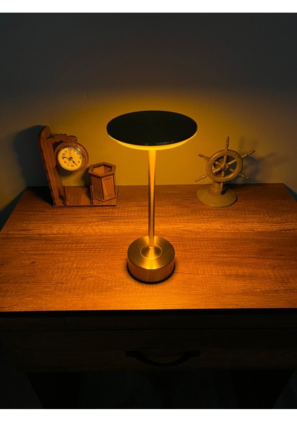 Toronto Şarjlı Masa Lambası