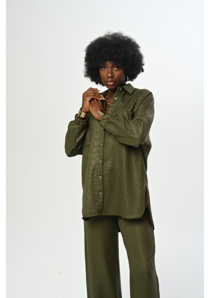 Kadın Düz Renk Simli Çift Cepli Kolları Büzgülü Oversize Kesim Gömlek fiyatları