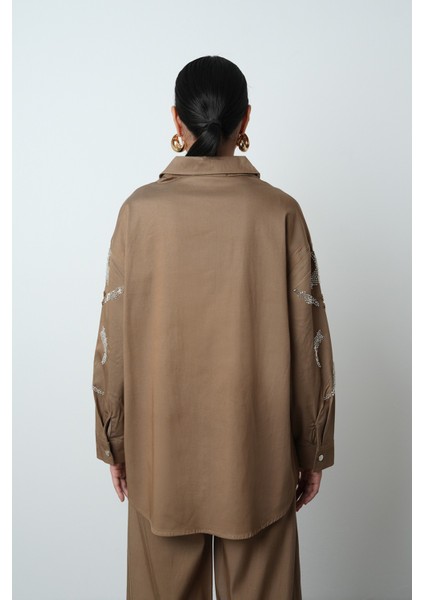 Kadın Çift Cepli Önü Boncuk Işlemeli Düz Renk Gömlek indirimleri