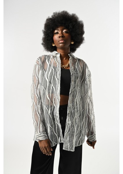 Kadın Transparan Desenli Oversize Kesim Gömlek