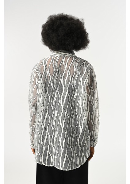 Kadın Transparan Desenli Oversize Kesim Gömlek indirimleri