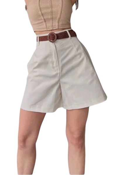 Rahat Kesim Kemerli Mom Şort -Krem
