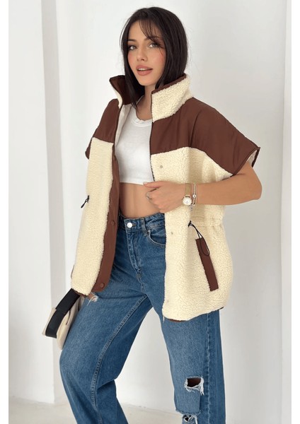 Kısa Kollu Kontrast Detaylı Astarlı Peluş Yelek – Sıcak & Stil Sahibi fırsatları