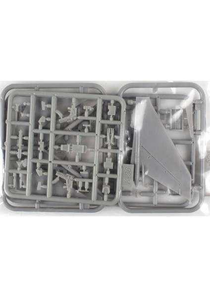 MSVIT72048 1/72 Ölçek, SUKHOI SU-17 M3R Keşik Bombardıman Savaş Uçağı, Plastik Model kiti