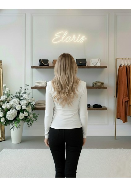 Altın Düğme Detaylı V Yaka Bluz fırsatları