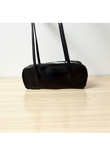 Uzun Askılı Baget Kadın Çantası