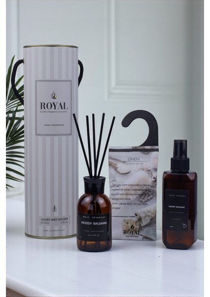 Woody Balsamic Özel Hediye Seti – 100 ml Çubuklu Oda Kokusu + 150 ml Oda & Kumaş Spreyi + Soft Linen Dolap Koku Kesesi + Şık Hediye Kutusu