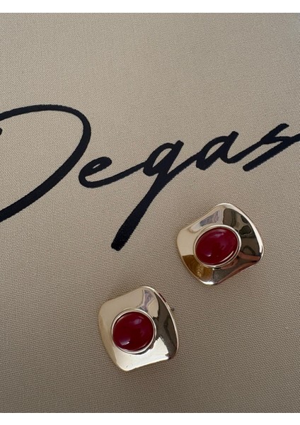 Vintage Tasarım Kare Model Bordo Gold Çelik Küpe