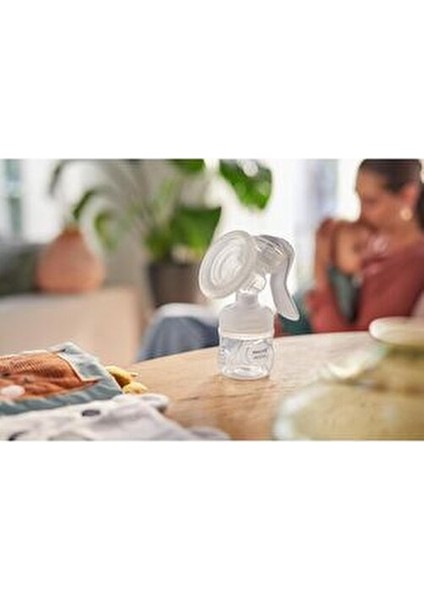 Manuel Göğüs Pompası SCF430/10 Yumuşak Masaj Başlığı ile Konforlu Kullanım