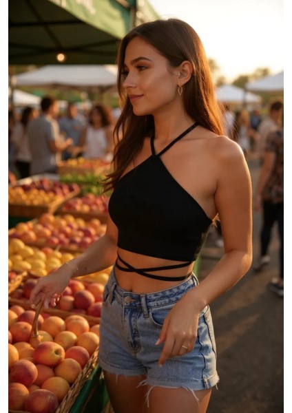 Kadın Siyah Sırtı Açık Boyundan Çapraz Bağlamalı Crop Top Bluz – Şık, Rahat ve Kolay Kombinlenebilir indirimleri