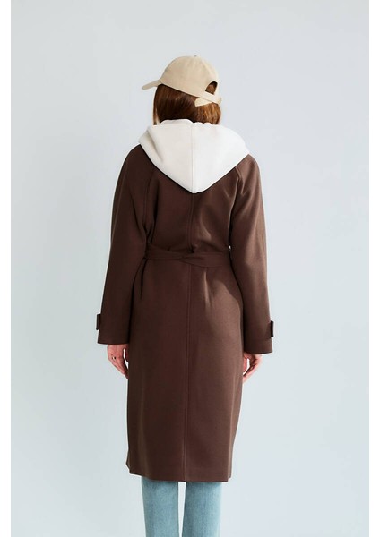 Kadın Kapşonlu Kemerli Düğmeli Kaban fırsatları