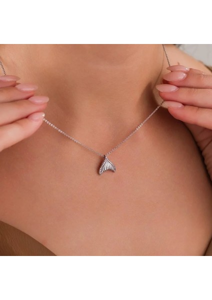 Kadın Kolye – Deniz Kızı Kuyruğu Figürlü, Kararmaz Antialerjik Gümüş Kaplama Çelik Tasarım modelleri