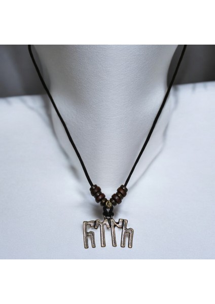 El Yapımı “türk” Yazılı Kolye – Ayarlanabilir Pamuk Ipli Ahşap & Zamak Boncuklu fırsatları